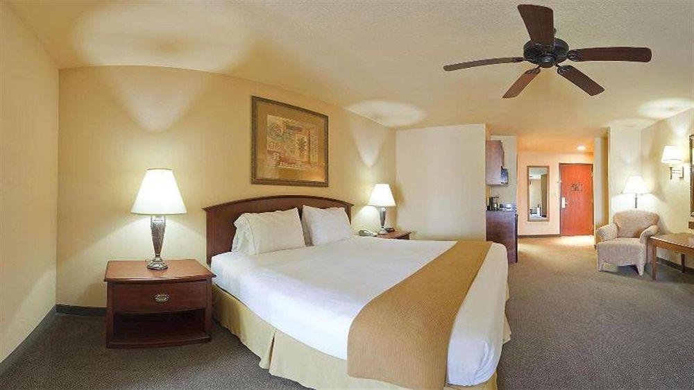 Holiday Inn Express & Suites Kerrville Esterno foto